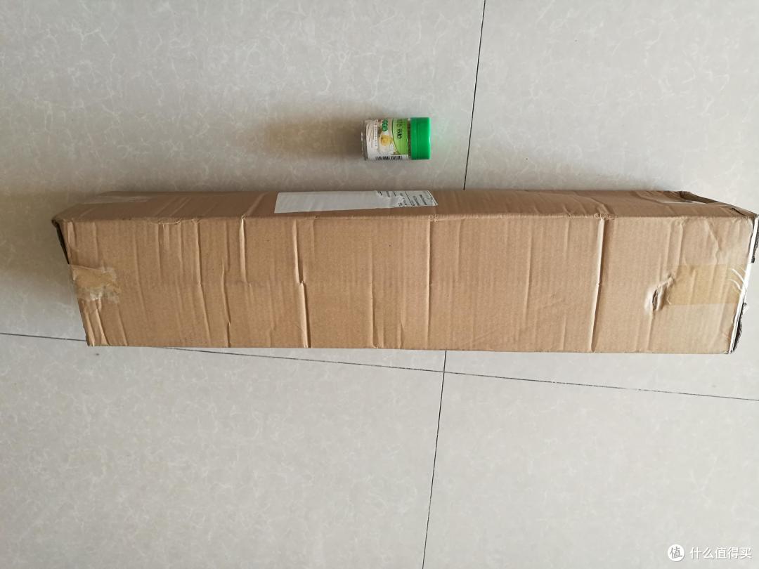 牙签筒当参照，包装确实不大