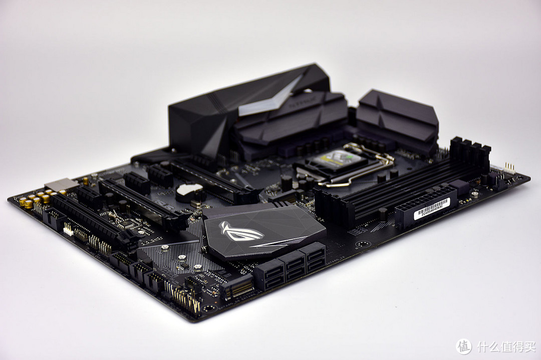 AURA SYNC初体验，ASUS 华硕 ROG STRIX Z270F 试搭光效游戏主机