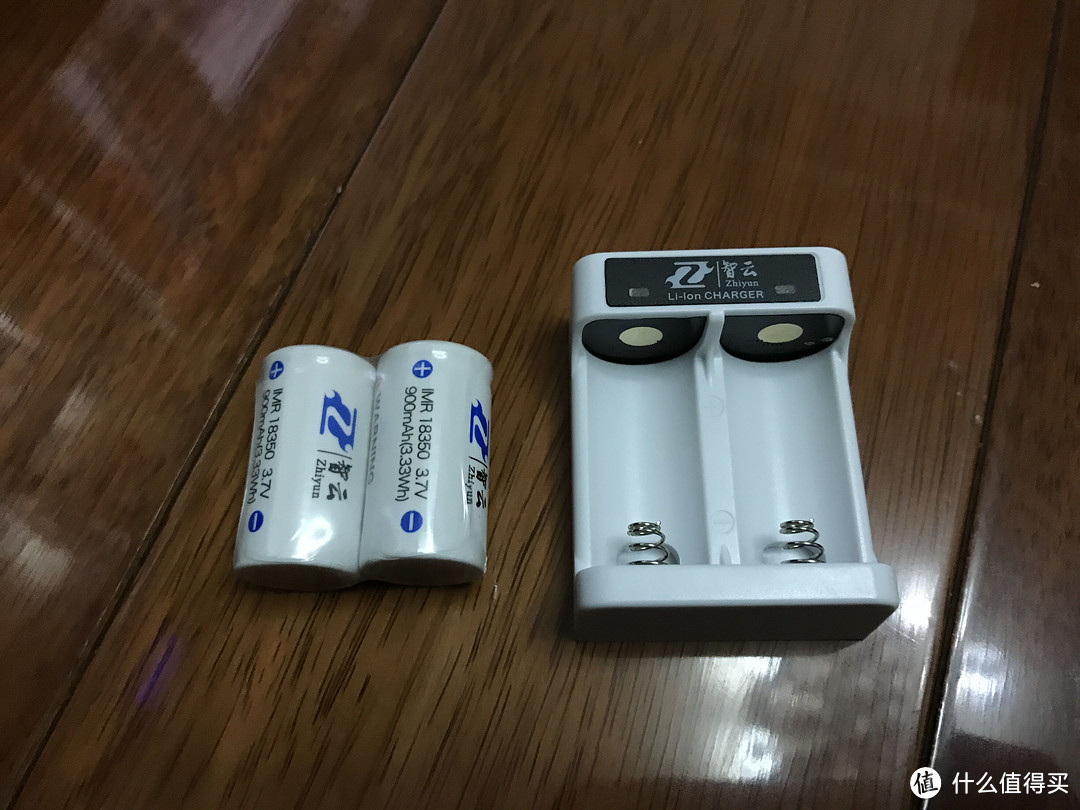 穷人的斯坦尼康，入手智云Z1 SOOMTH C手持稳定器（有视频）