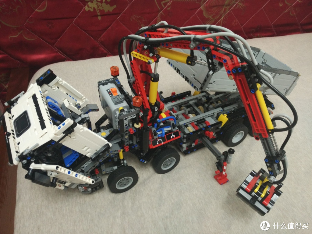 入坑进行式——LEGO 乐高 Technic 系列 42043 奔驰卡车