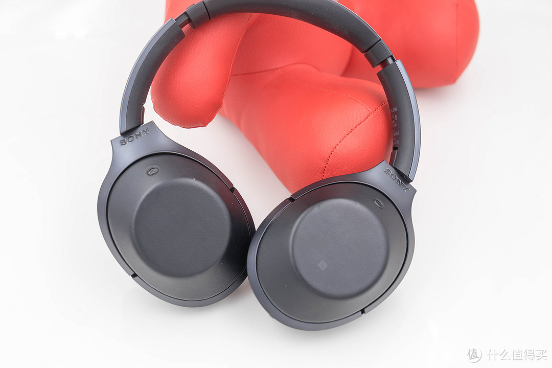 SONY 索尼 MDR-1000X 无线降噪立体声耳机 — 降噪中HiFi