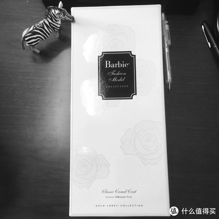 #值女研究所# 少女心可以一直有——Barbie 芭比 Collector珍藏款 DGW54 法式风衣装模特（金标）