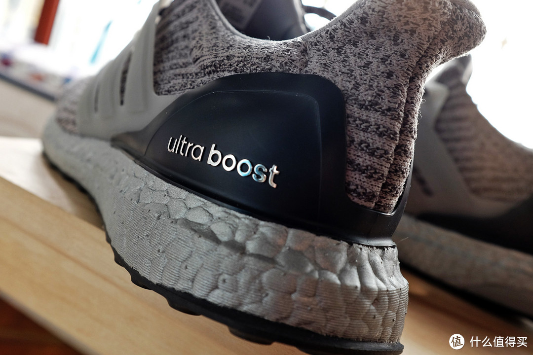 踩SHI的感觉真好 — Adidas 阿迪达斯 Ultra Boost3.0 男子跑步鞋 低调超级腕配色穿着感受