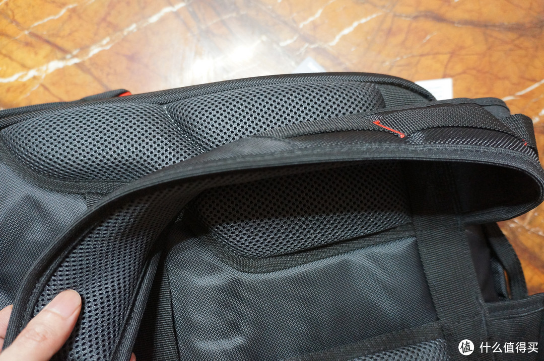 规划之美,有容乃大 -Samsonite 新秀丽 双肩多功能商务旅行电脑包15英寸