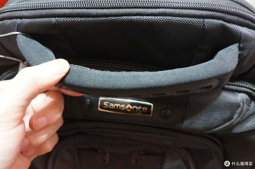 规划之美,有容乃大 -Samsonite 新秀丽 双肩多功能商务旅行电脑包15英寸
