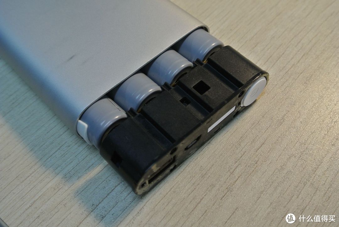 新的来了，旧的怎么能说去就去！ＭＩ小米初代移动电源USB松动修复+小米移动电源2开箱
