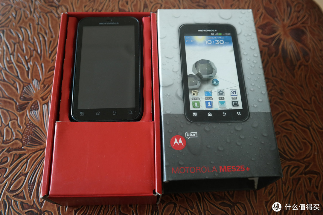 致逝去的Motorola，迟到六年的defy+开箱