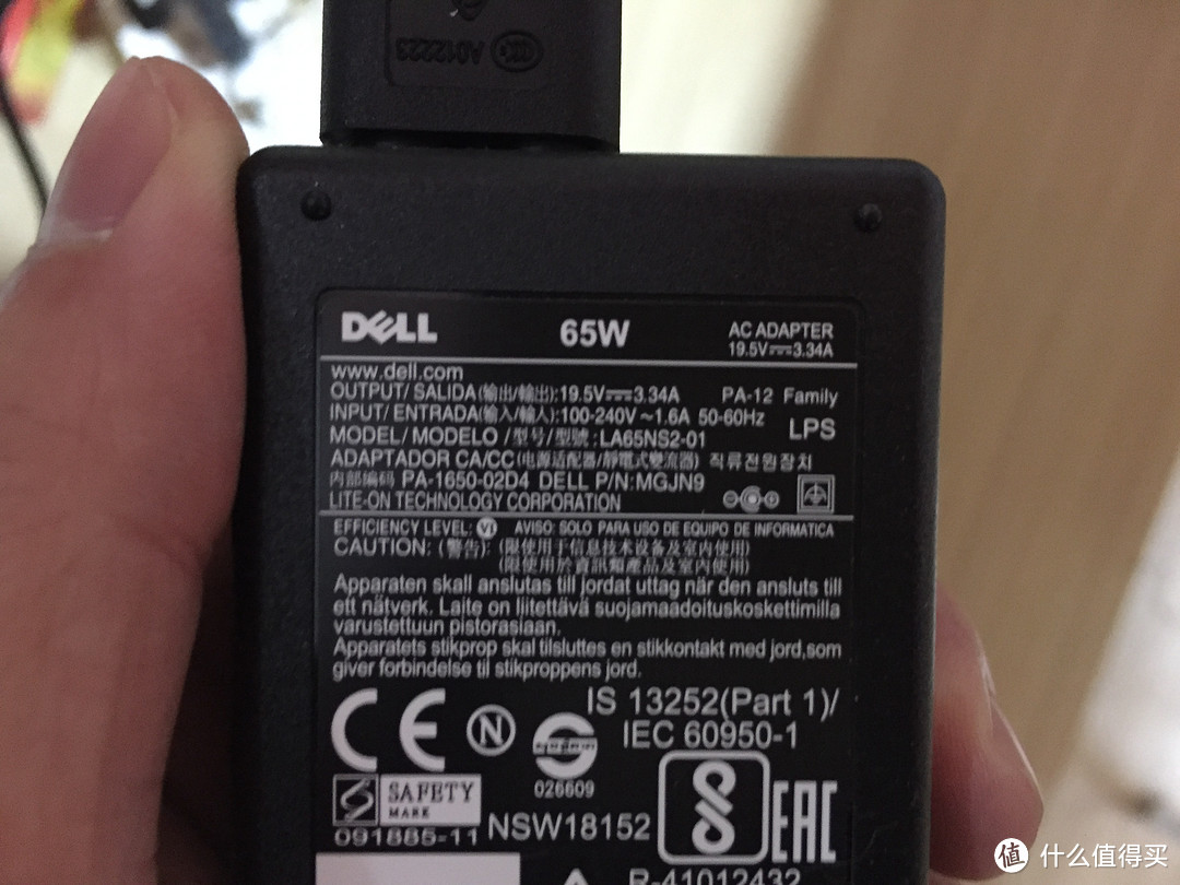 给父母大人的玩具：Dell 戴尔 Ins15ER-1528B 开箱