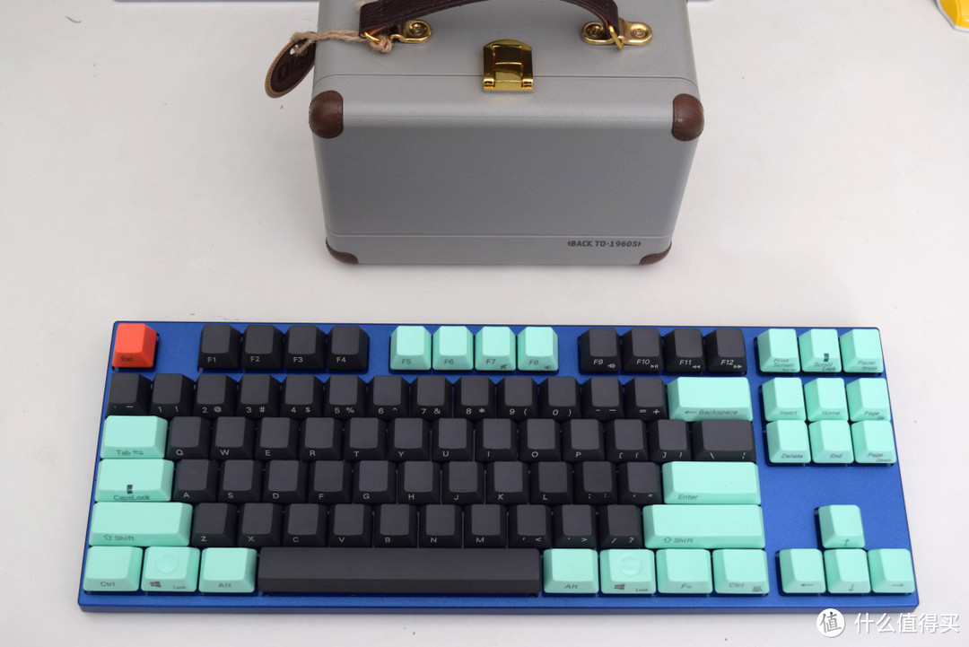 盆友，你尝试过混轴吗 — Varmilo 阿米洛 VA87m 混键帽混轴版 开箱