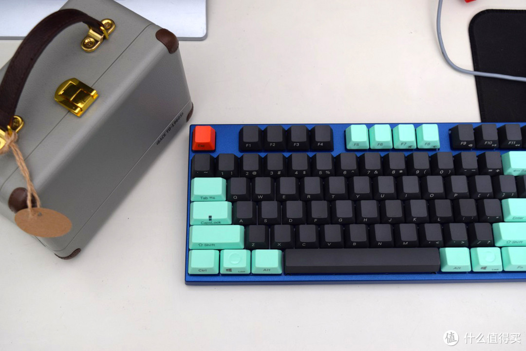 盆友，你尝试过混轴吗 — Varmilo 阿米洛 VA87m 混键帽混轴版 开箱