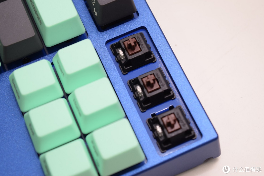 盆友，你尝试过混轴吗 — Varmilo 阿米洛 VA87m 混键帽混轴版 开箱