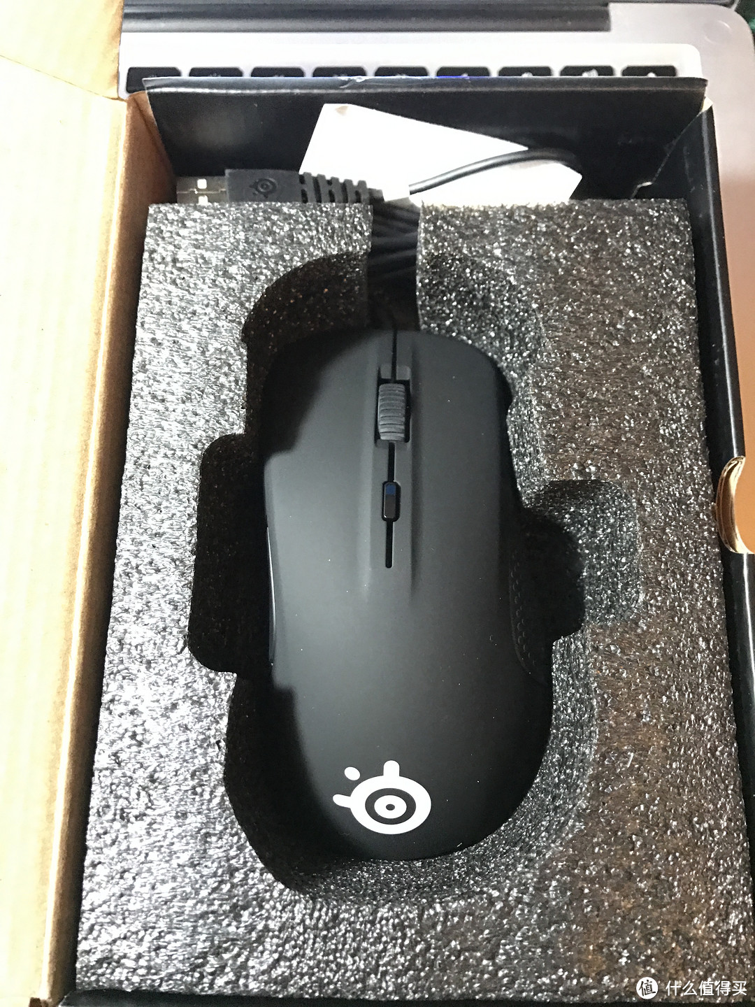 不能免俗的入了RGB的坑~steelseries 赛睿 RIVAL 300 CS GO 游戏鼠标