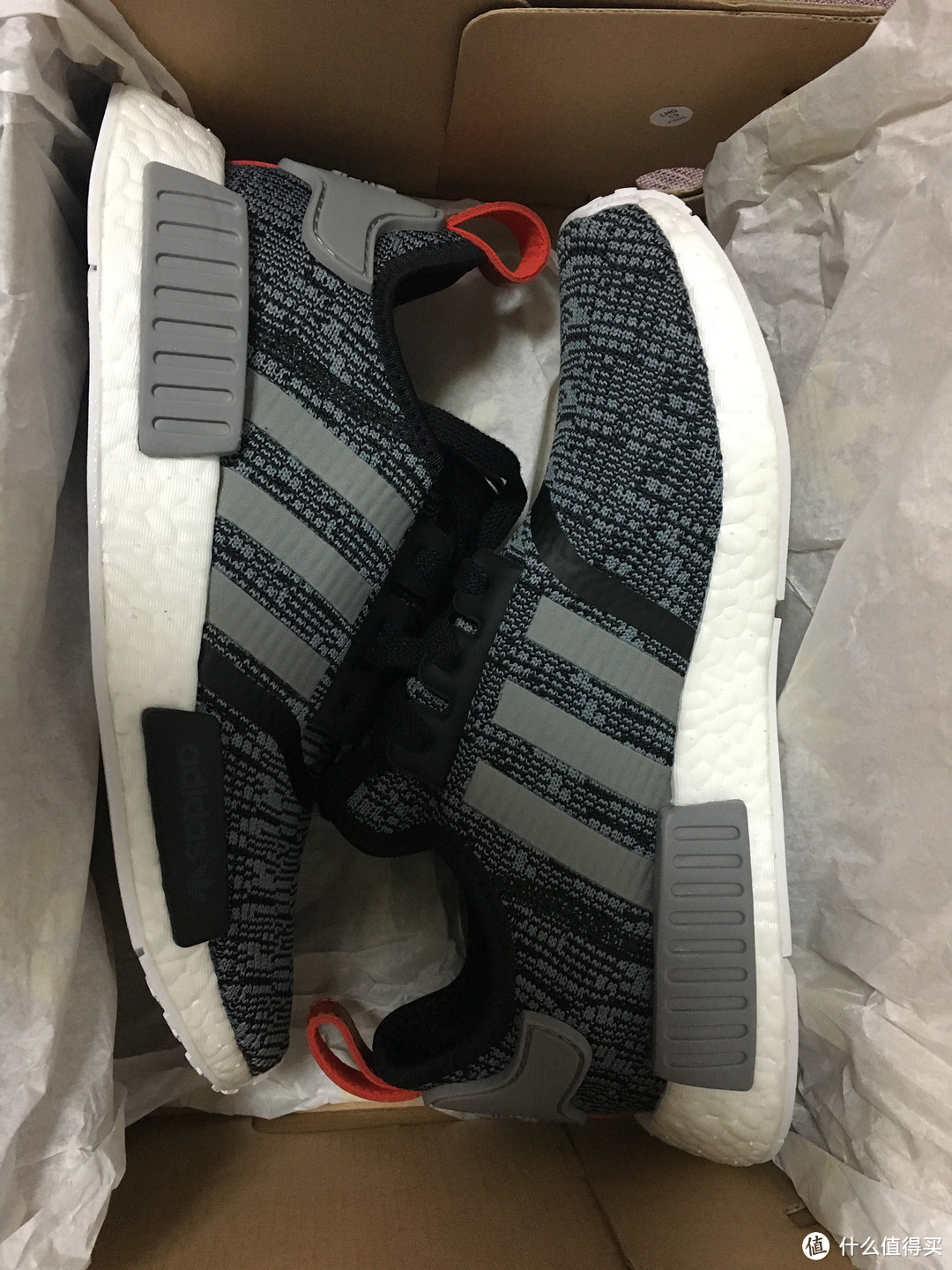 adidas 阿迪达斯 NMD R1 运动休闲鞋 黑灰配色 简评