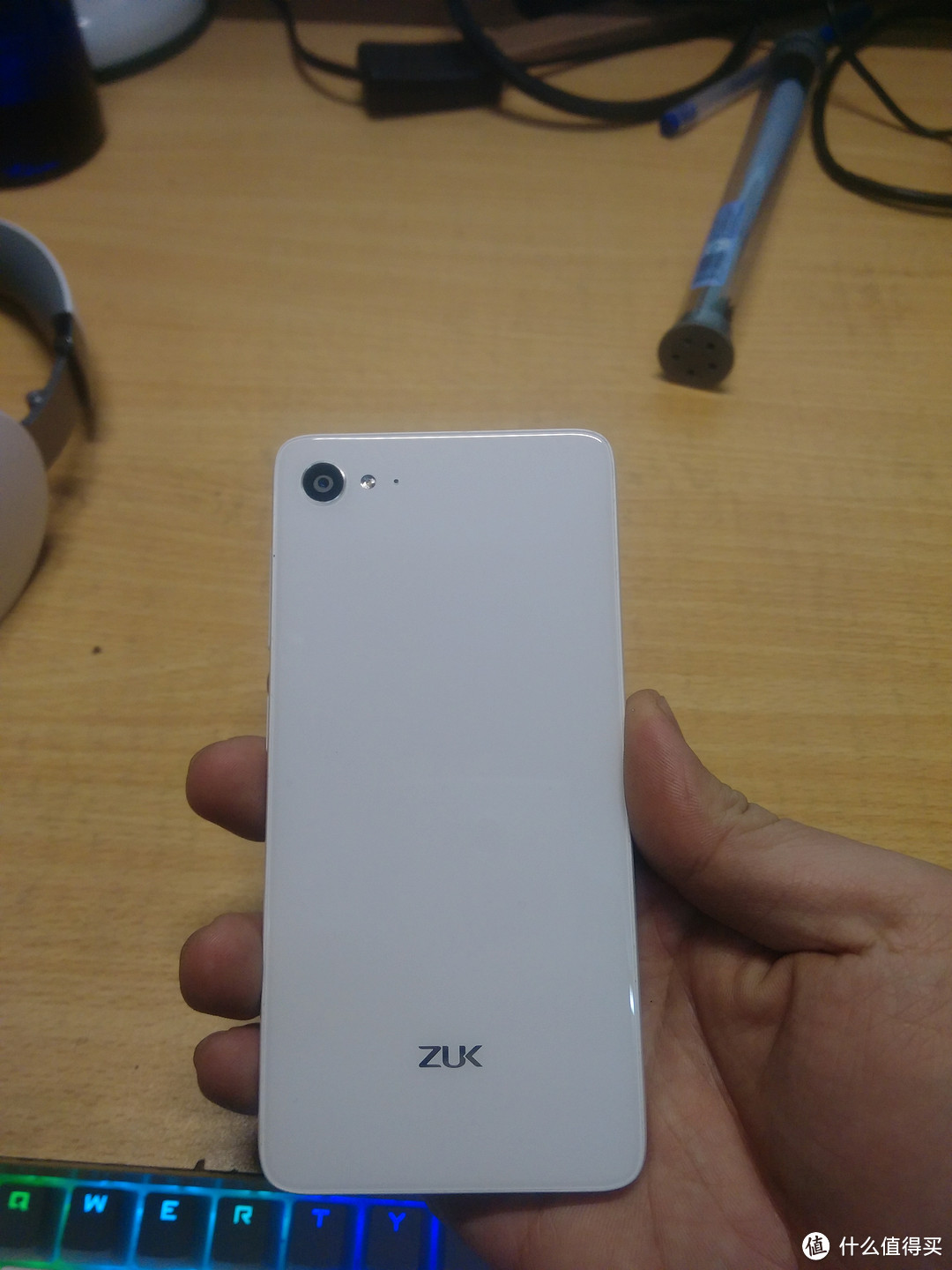 将反人类进行到底：联想 ZUK Z2 手机