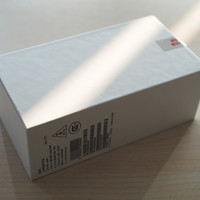 华为 荣耀8 手机外观展示(logo|摄像头|耳机孔|降噪麦克风孔|扬声器孔)