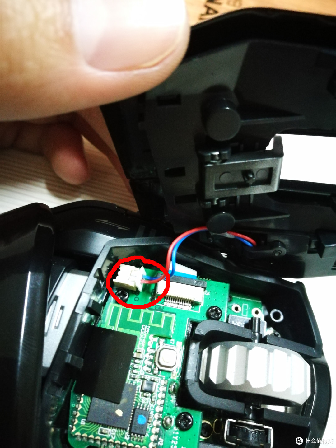 全网首拆:Mad Catz 美加狮 R.A.T.M 蓝牙无线游戏鼠标 拆解更换微动和滚轮编码器
