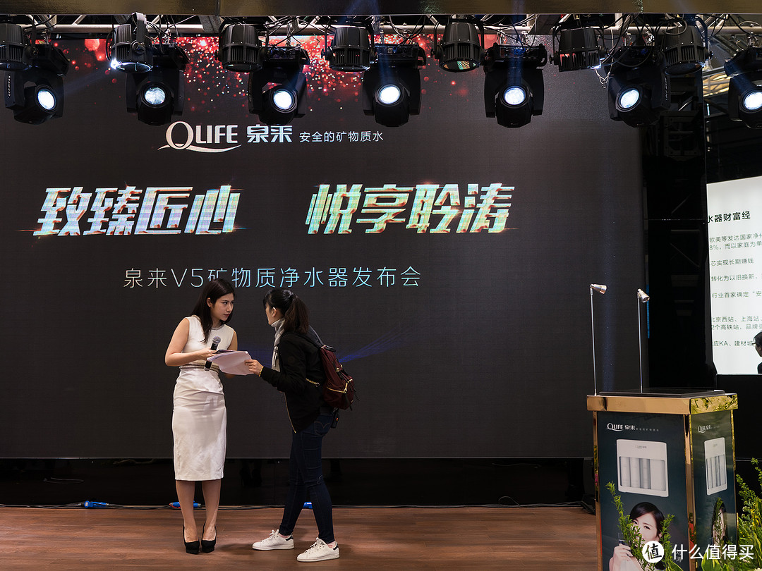 震惊！某达人逛两天上海AWE博览会竟然只为拍妹？！