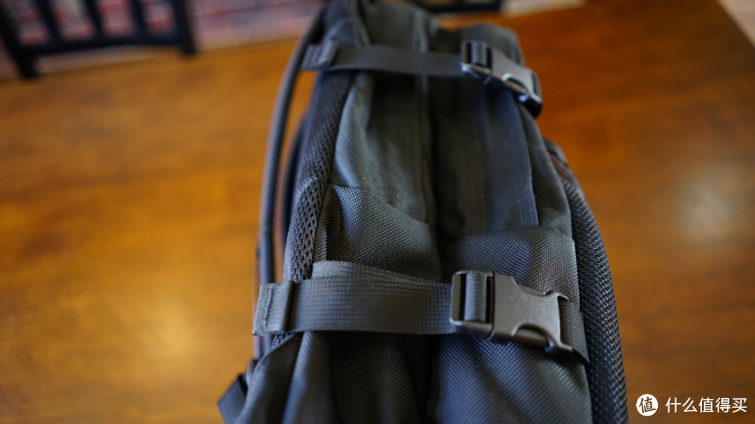 #本站首晒# 更大更粗~糙，硬汉大背包——Tom Bihn Brain Bag