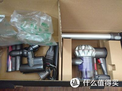 #原创新人# 女生也可以轻轻松松大扫除：用过就爱上了的 Dyson 戴森 V6 Car+Boat 手持车载吸尘器