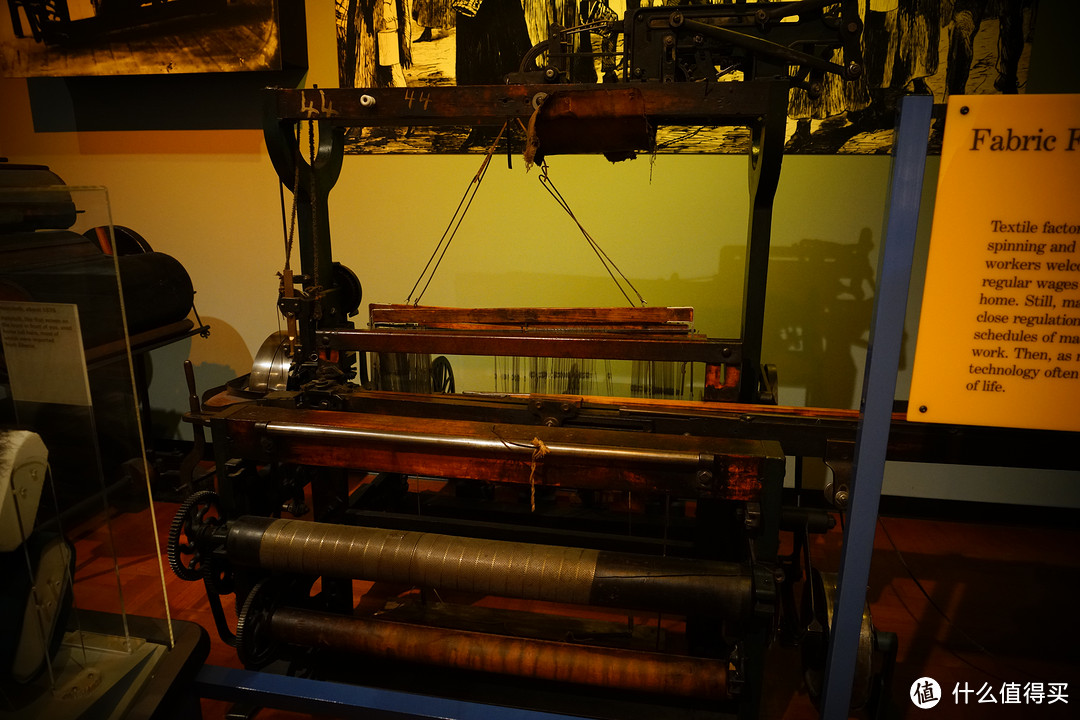 1865年的麻布纺织机。