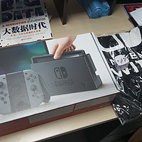 任天堂 Switch 游戏主机开箱展示(手柄|摇杆|肩键|支架|底座)