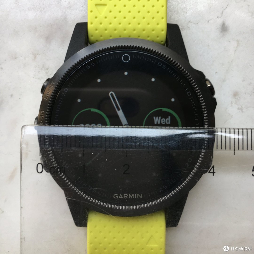 表盘尺寸标准42mm,并不会觉得小.