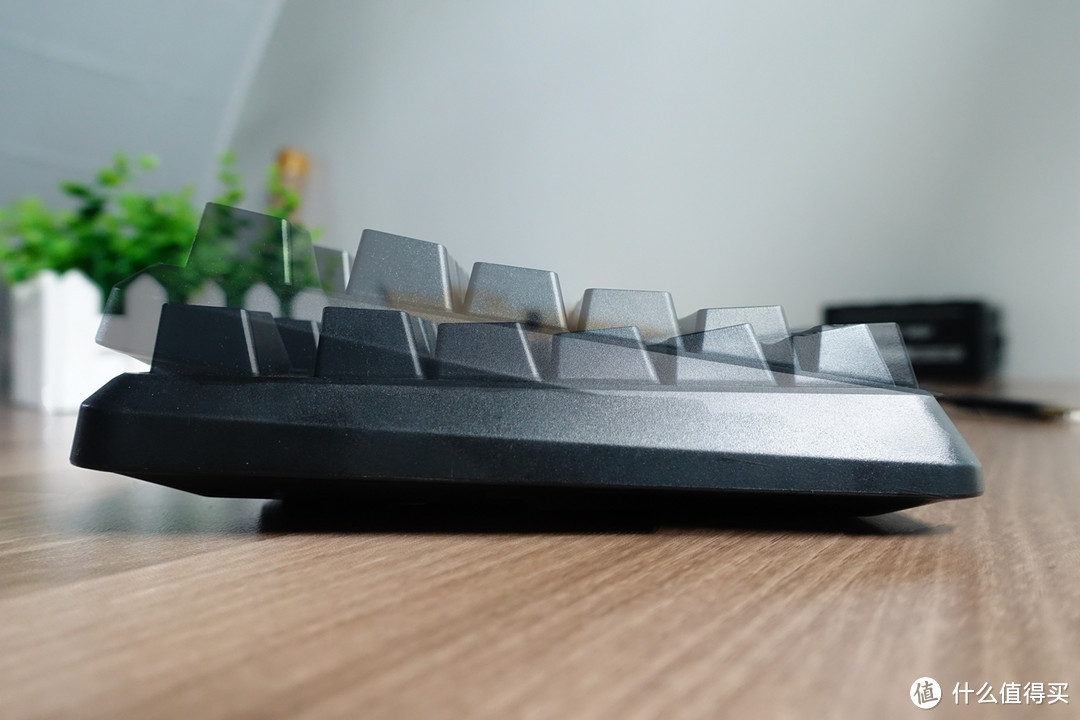 #原创新人# 记这一年半的陪伴 — Fühlen 富勒 SM680R 七色RGB背光 机械键盘