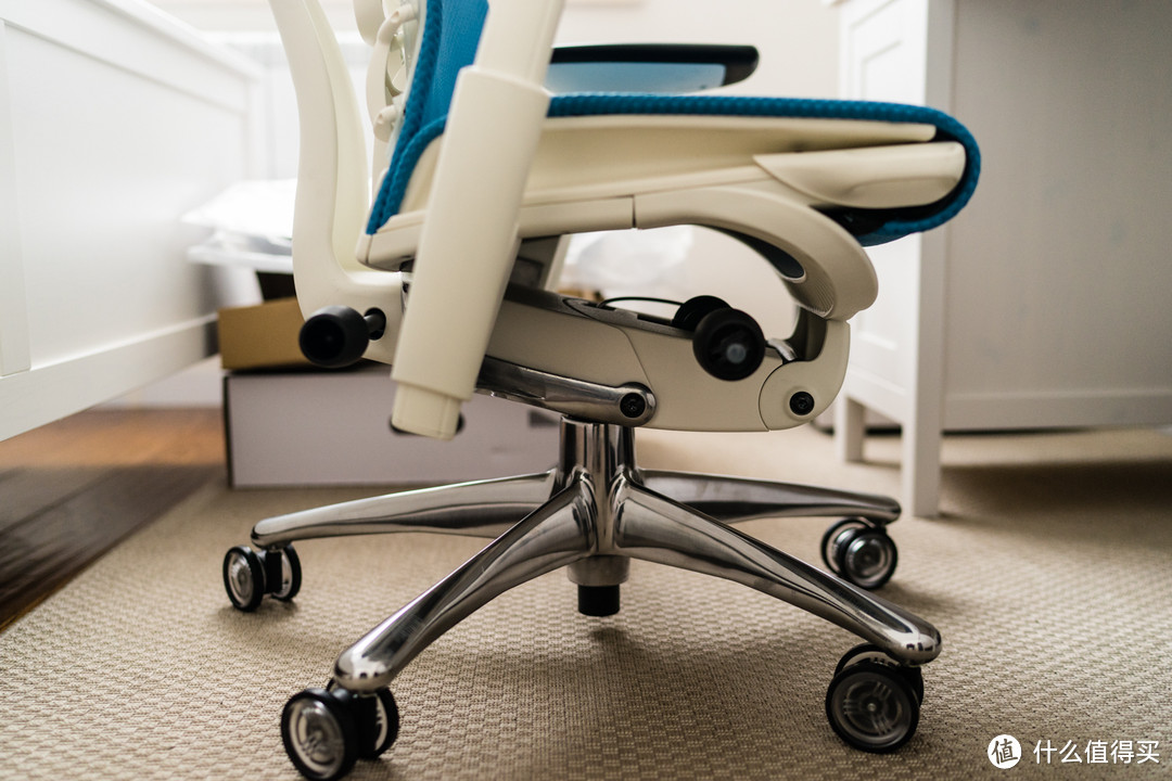 Herman Miller 赫曼米勒 Embody 电脑椅 + 山田照明 Z-LIGHT Z-80PRO