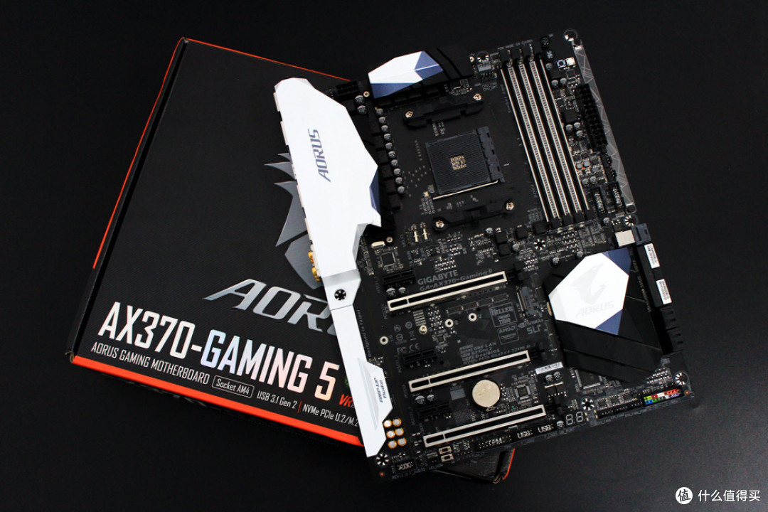 亮出我的a粉身份晒出技嘉aorusax370gaming5主板开箱
