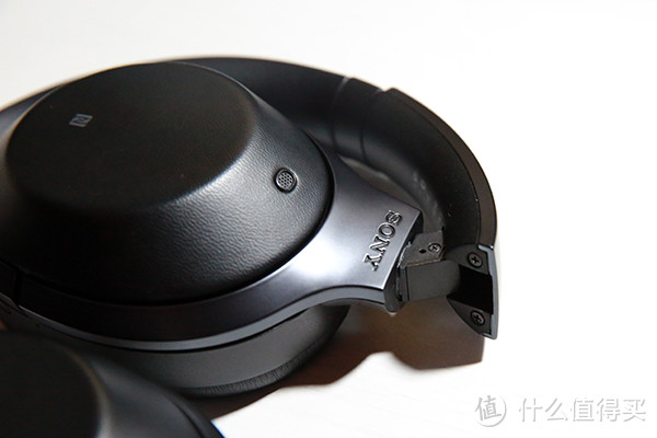 降噪王者细节对比：SONY MDR-1000X vs. BOSE QC35