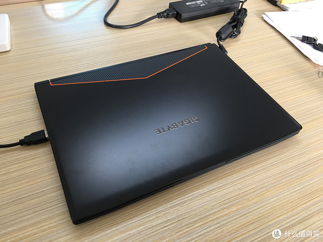 闷骚的杂牌本本：GIGABYTE 技嘉 Aero 14 14英寸游戏本