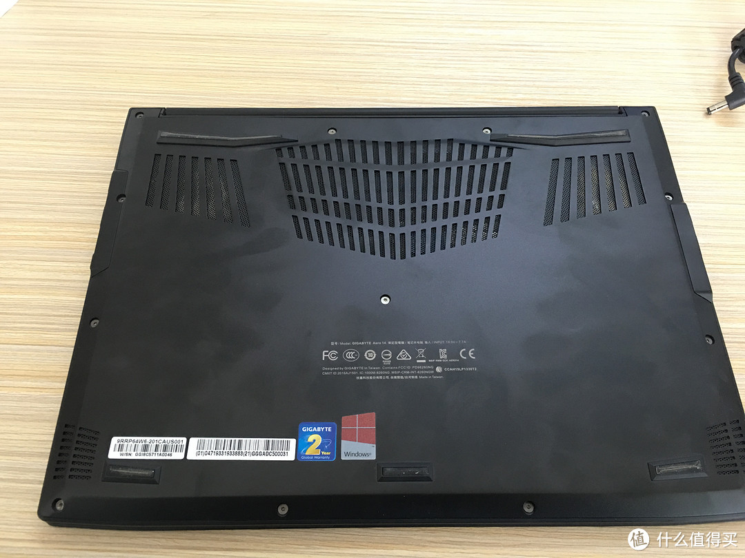 闷骚的杂牌本本：GIGABYTE 技嘉 Aero 14 14英寸游戏本