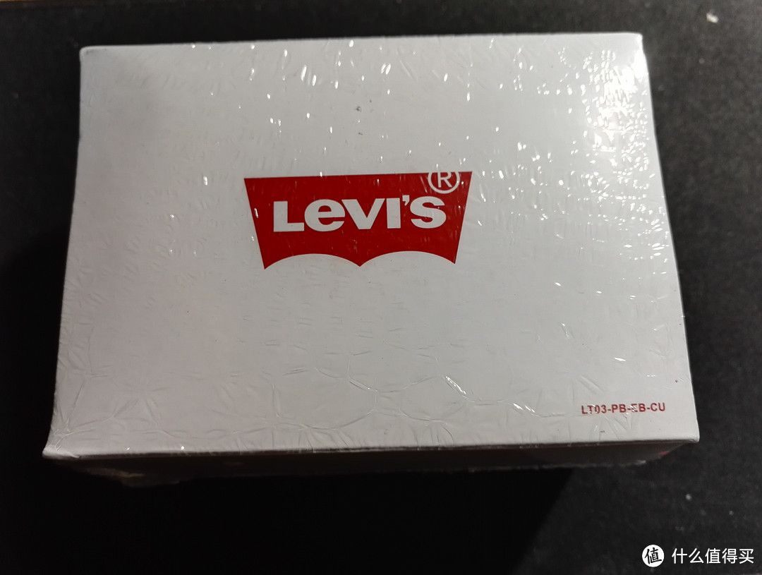 Levi's 李维斯 黑底红色数字轴真皮石英男表 开箱