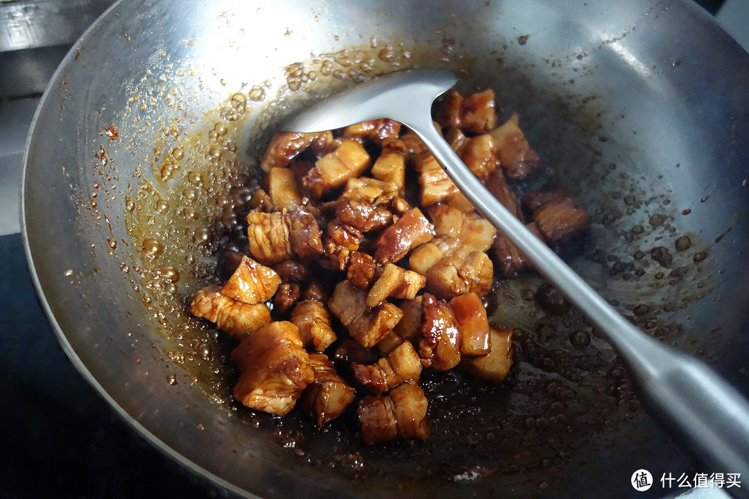 大快朵颐吃一顿，电饭煲版红烧肉焖饭！