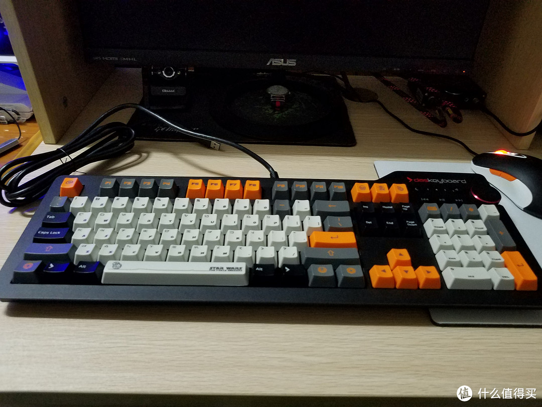 机械键盘的对抗：青轴之王 Das keyboard 4 专业版（青轴） vs 退烧之神 Filco 格纹白（茶轴）