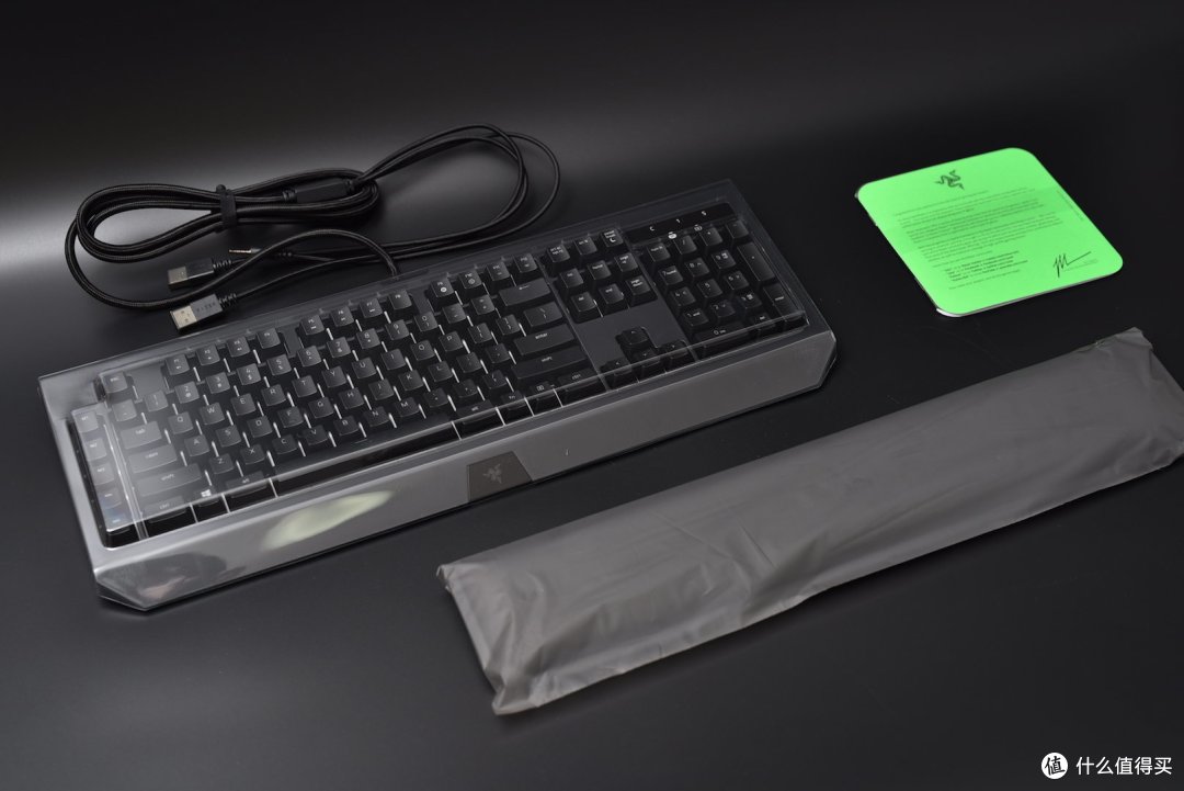 #本站首晒#论灯光的正确玩法--RAZER 雷蛇 黑寡妇蜘蛛幻彩版V2 机械键盘