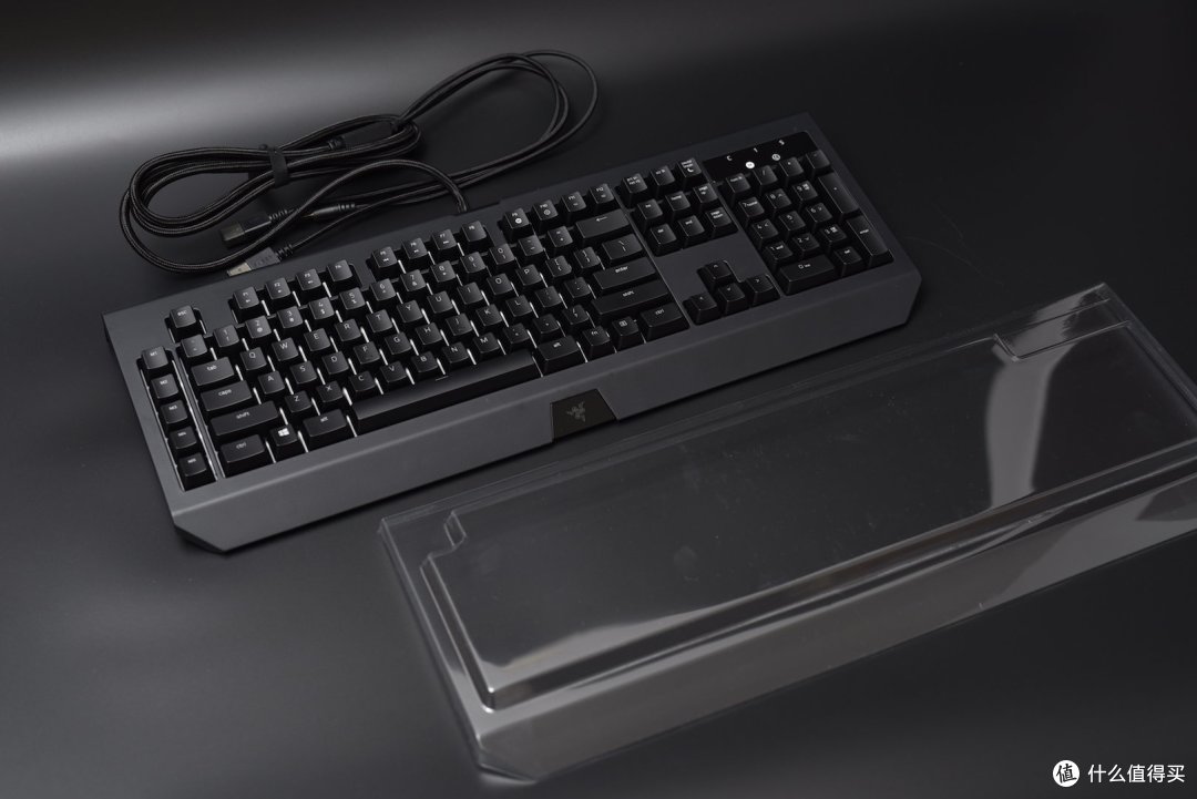 #本站首晒#论灯光的正确玩法--RAZER 雷蛇 黑寡妇蜘蛛幻彩版V2 机械键盘