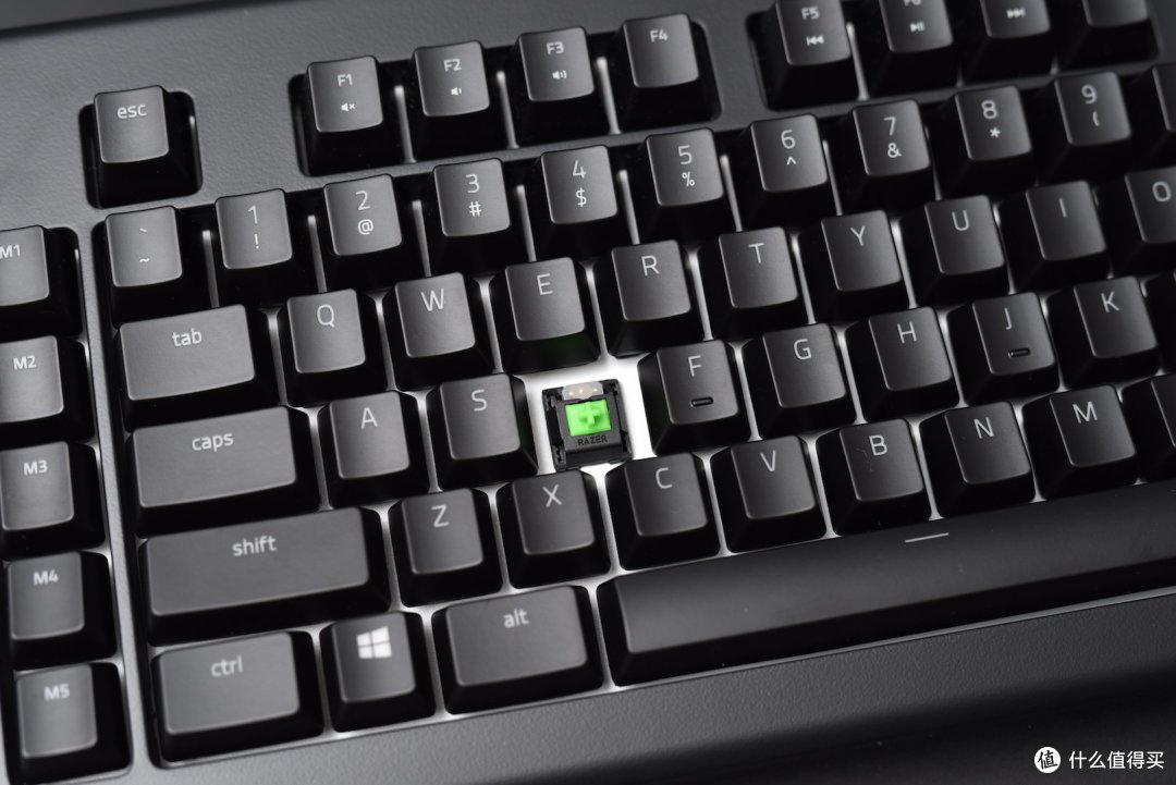 #本站首晒#论灯光的正确玩法--RAZER 雷蛇 黑寡妇蜘蛛幻彩版V2 机械键盘