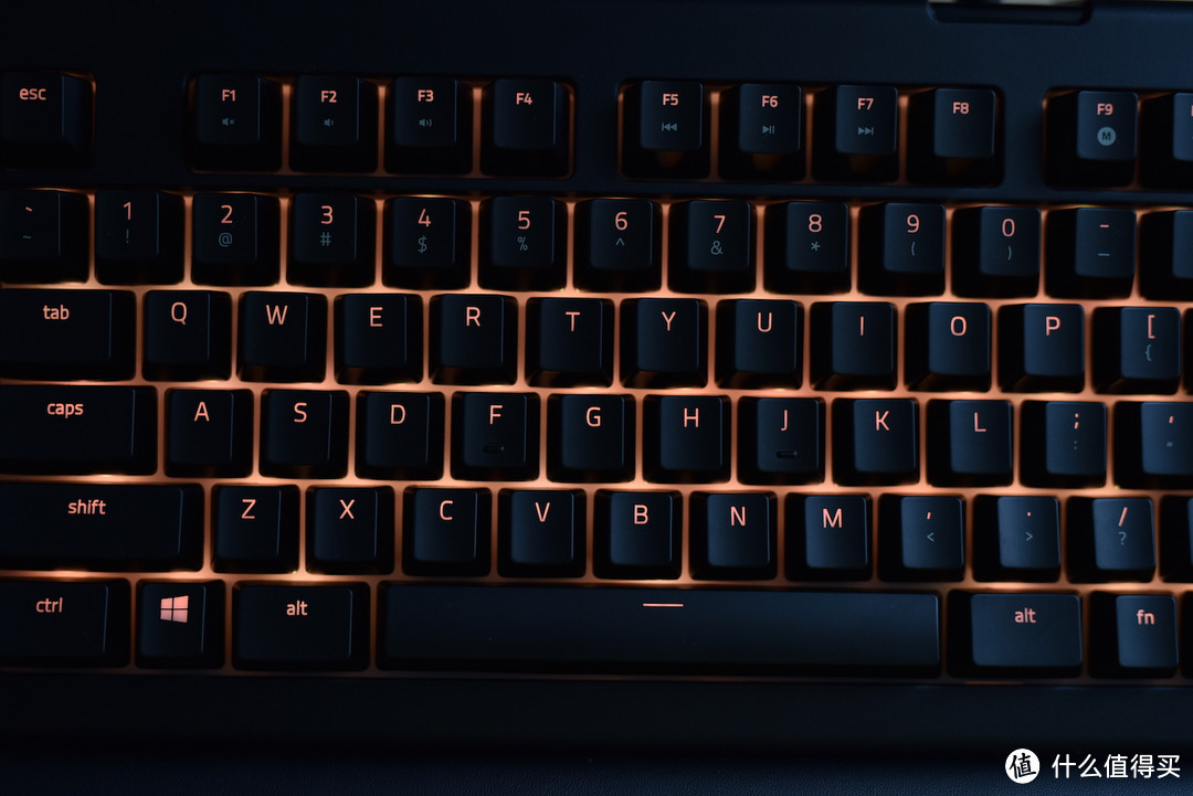 #本站首晒#论灯光的正确玩法--RAZER 雷蛇 黑寡妇蜘蛛幻彩版V2 机械键盘
