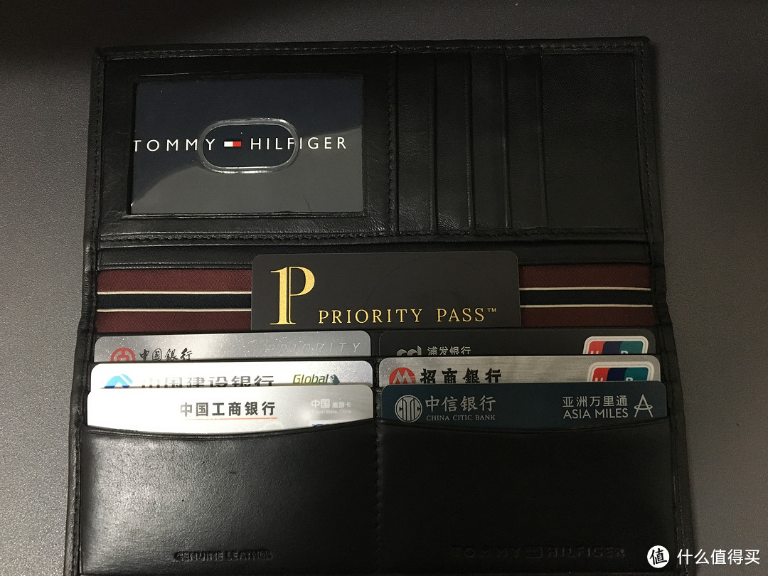 细心的同学会发现钱包是去年黑五被张大妈安利的 细心的同学会发现钱包是去年黑五被张大妈安利的