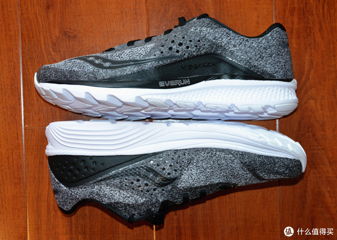 #本站首晒#终于等到你——Saucony 圣康尼 Kinvara 8 轻量跑鞋开箱