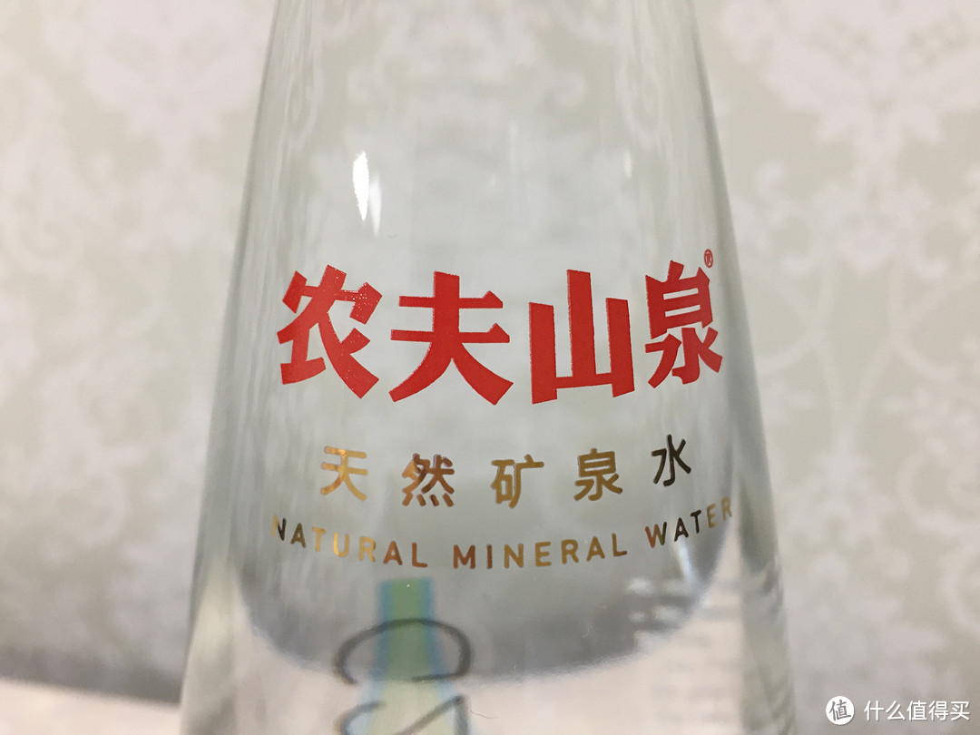 只送不卖！农夫山泉天然矿泉水丁酉鸡年典藏版