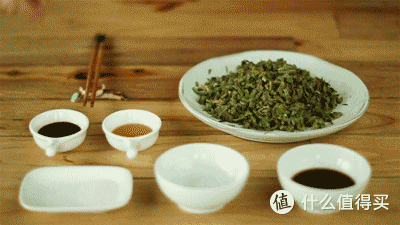 本以为香椿又是“逼供食物”，万万没想到……