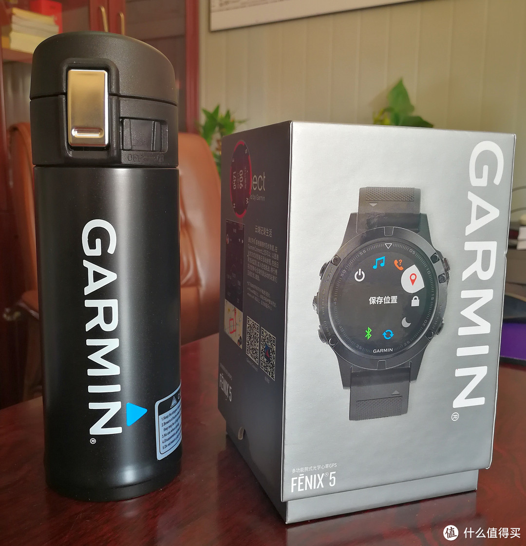 garmin fenix 5国行中文DLC蓝宝石版，更小更薄更强大