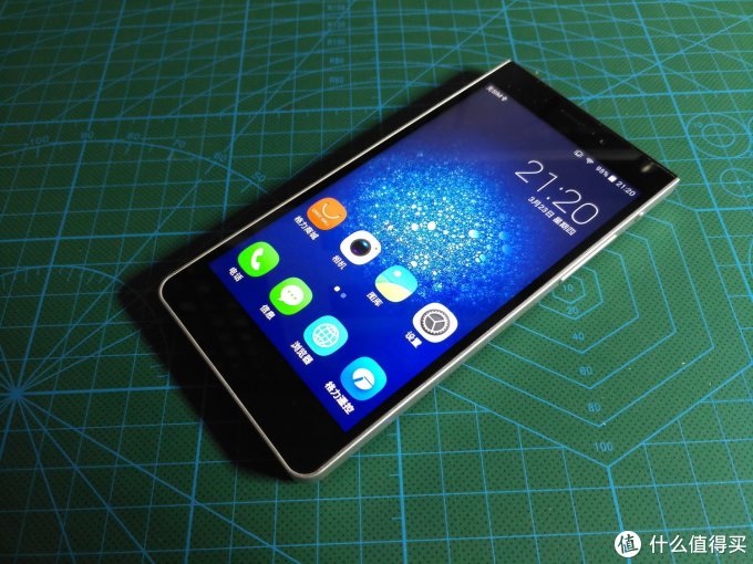 上古神器:"我觉得我还可以再抢救一下."gree  格力手机1代