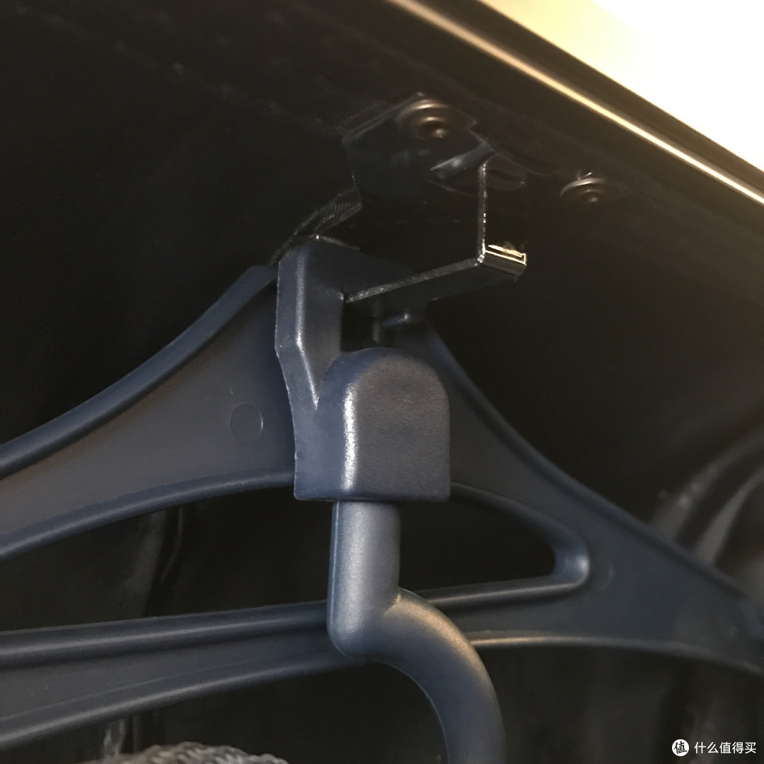 日系 北欧简约风 高品质生活品牌 INNOVATOR 铝框拉杆箱