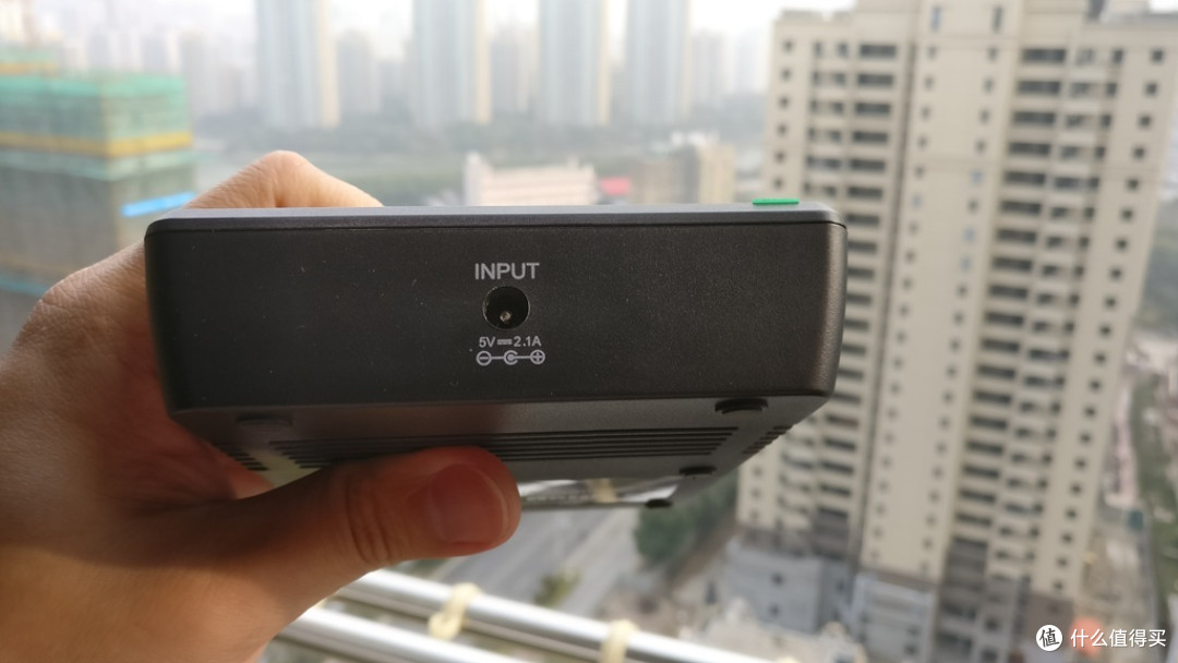 万能充电器的另一种选择:XTAR VC4充电器开箱简评