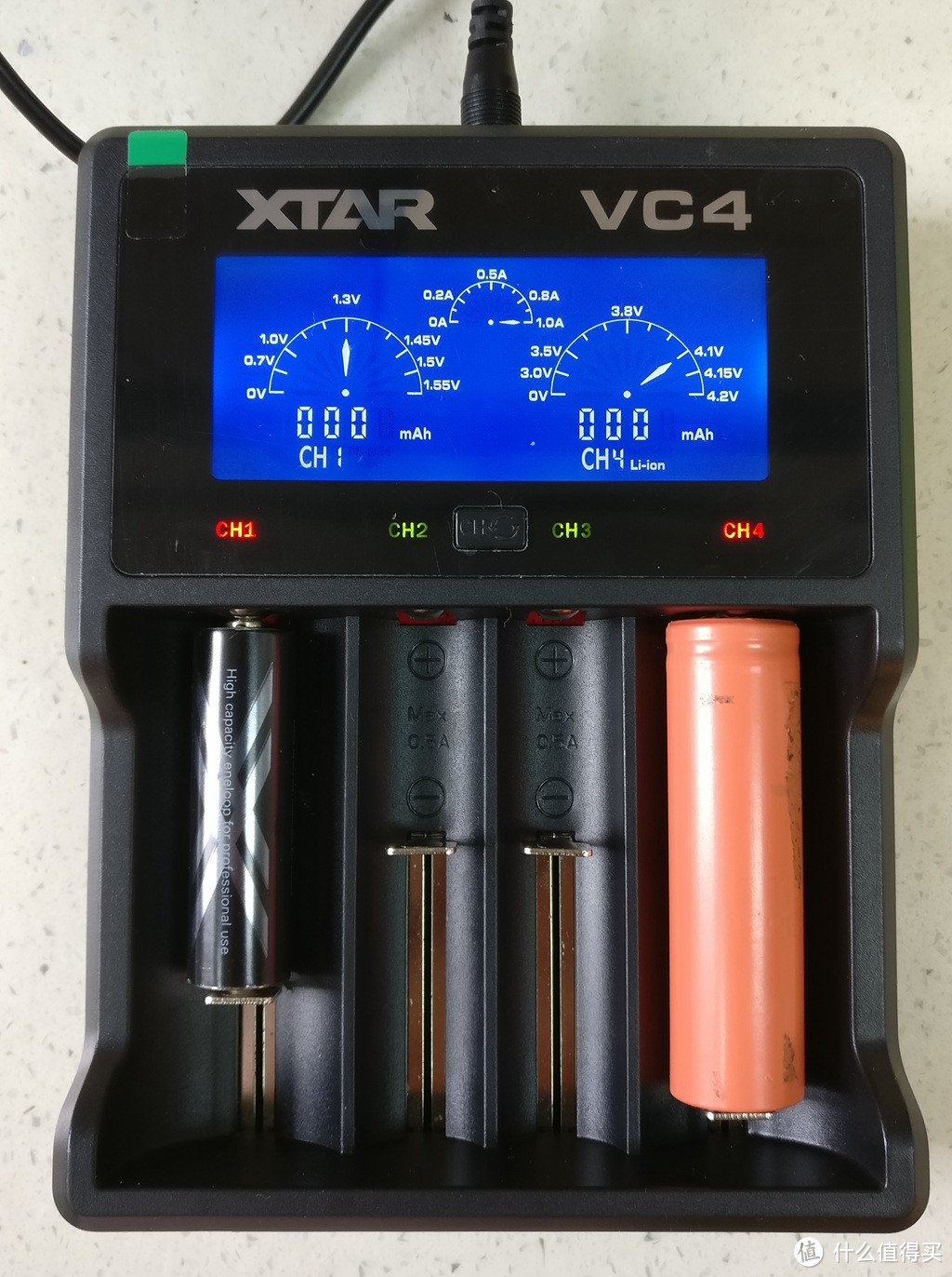 万能充电器的另一种选择：XTAR VC4充电器开箱简评