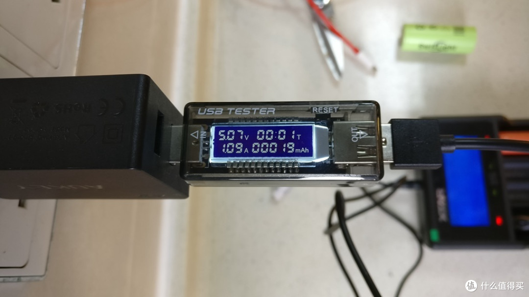 万能充电器的另一种选择：XTAR VC4充电器开箱简评