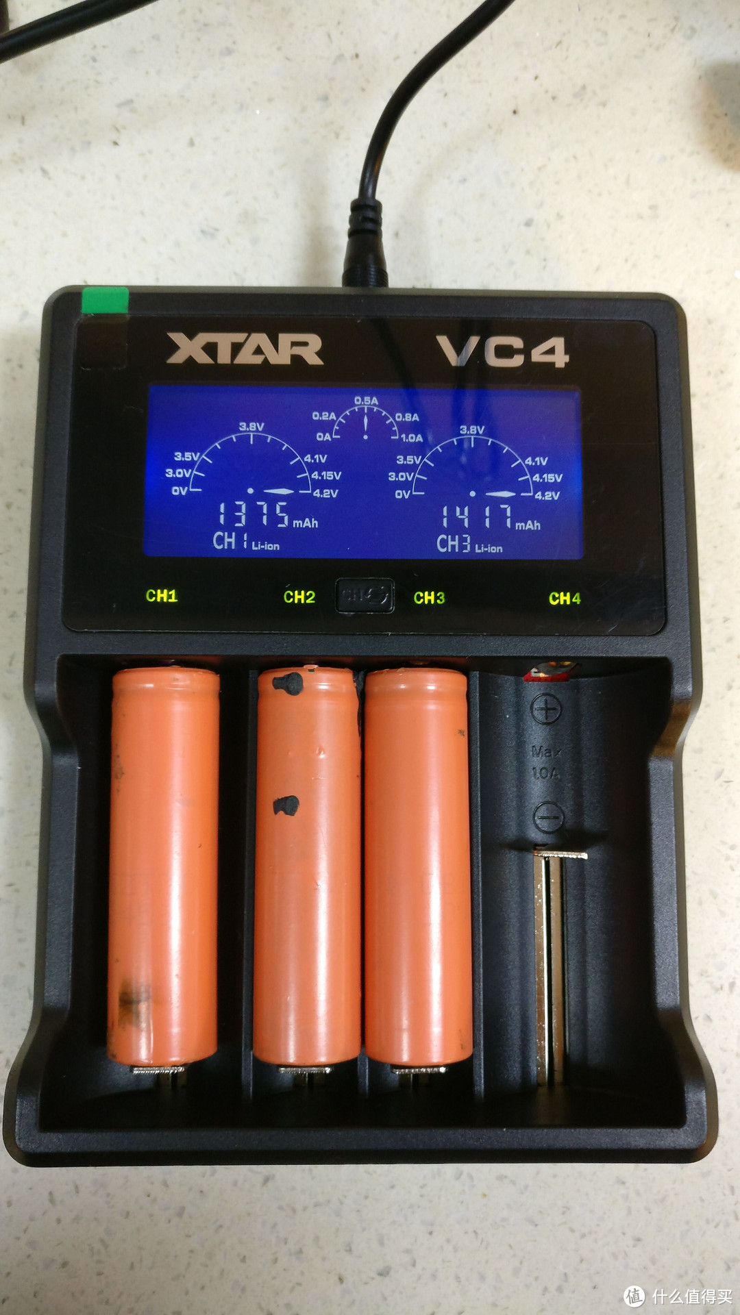 万能充电器的另一种选择：XTAR VC4充电器开箱简评